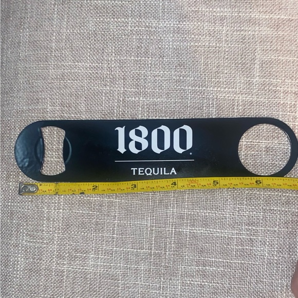 1800 tequila bottles opener see pictures for measurements - Picture 5 of 5